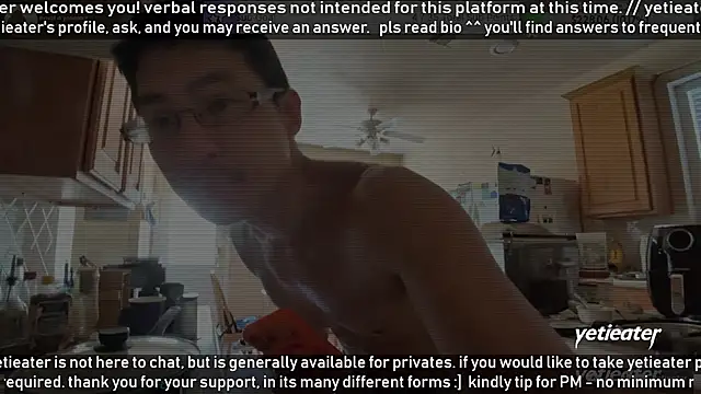 Snapshot of yetieater chatting on May 19, 2026, 4:25 pm yetieater online show from May 19, 2026, 4:25 pm