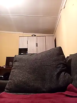 Snapshot of JuicyMilkyTizzy chatting on October 22, 2025, 9:35 pm JuicyMilkyTizzy online show from October 22, 2025, 9:35 pm