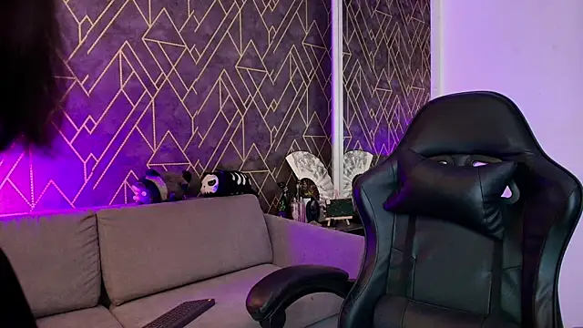 Tahara Romanov online show from March 27, 2026, 2:51 pm