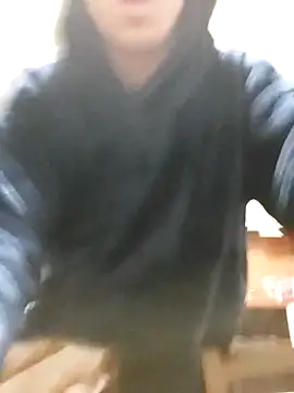 Snapshot of Cazzettostorto99 chatting on March 18, 2026, 8:10 pm Cazzettostorto99 online show from March 18, 2026, 8:10 pm