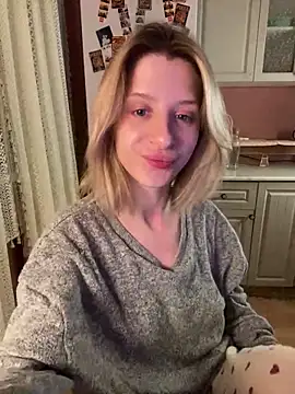 amorearte m online show from March 22, 2025, 7:42 pm