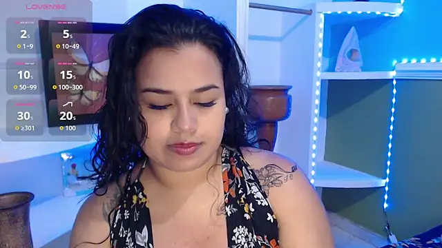 SamanthaSmiithh online show from October 13, 2025, 9:49 pm