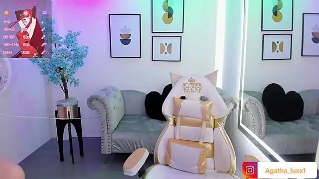 Snapshot of Agatha_luxx chatting on September 26, 2025, 12:34 pm Agatha luxx online show from September 26, 2025, 12:34 pm
