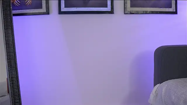 SophiaPotts online show from April 14, 2026, 3:11 am