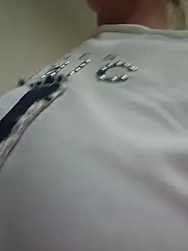 Snapshot of Melody73 chatting on October 9, 2025, 7:58 pm Melody73 online show from October 9, 2025, 7:58 pm