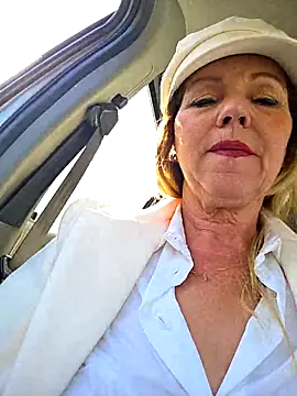 Snapshot of Melody73 chatting on November 15, 2025, 11:47 am Melody73 online show from November 15, 2025, 11:47 am