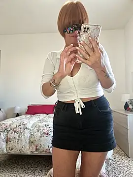 Snapshot of Gattina74 chatting on October 10, 2025, 3:02 pm Gattina74 online show from October 10, 2025, 3:02 pm