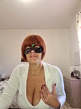 Snapshot of Gattina74 chatting on November 10, 2025, 9:36 am Gattina74 online show from November 10, 2025, 9:36 am