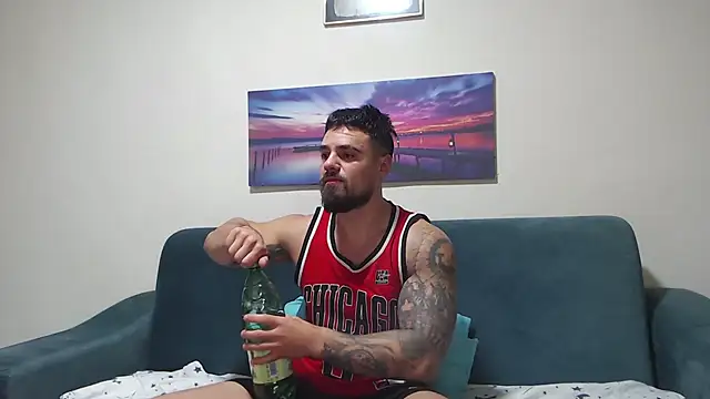 Tiberius hunk online show from October 19, 2025, 7:55 am