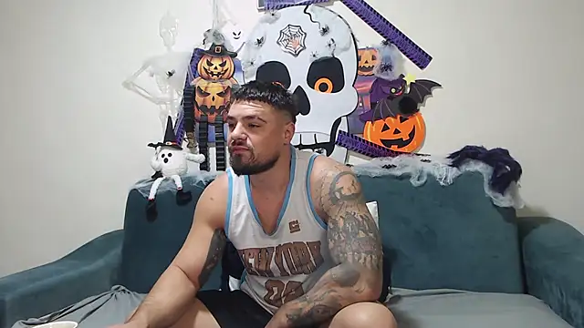 Tiberius hunk online show from October 28, 2025, 7:07 am