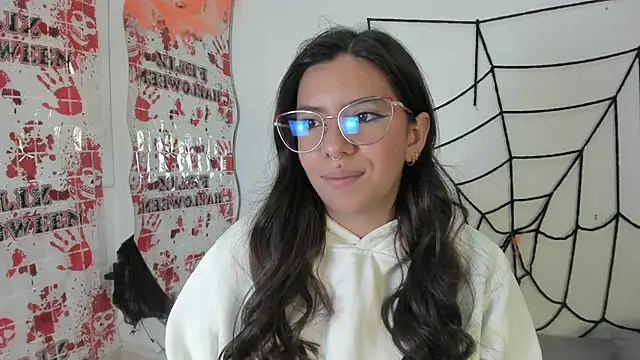 emilyy cooperr online show from October 17, 2025, 12:18 pm