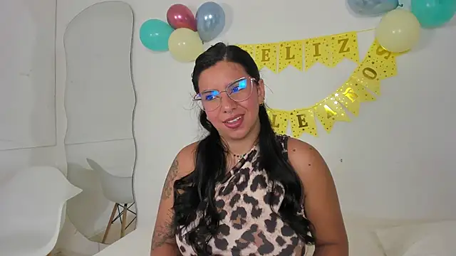 emilyy cooperr online show from December 19, 2025, 12:18 pm