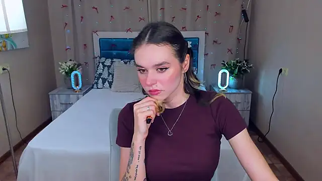 EmelyMason online show from December 15, 2025, 9:15 am