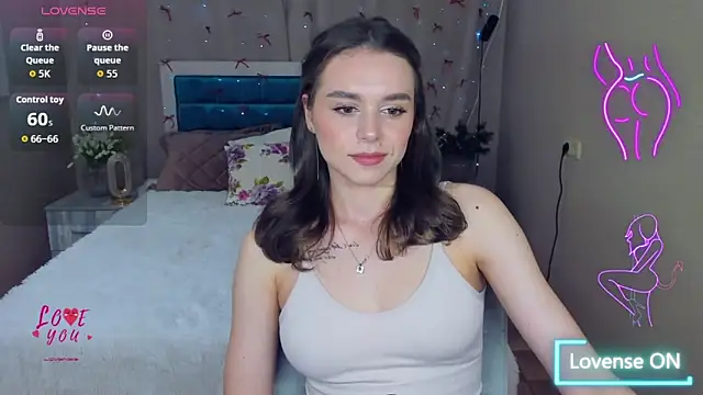 Snapshot of EmelyMason chatting on April 29, 2026, 5:00 am EmelyMason online show from April 29, 2026, 5:00 am