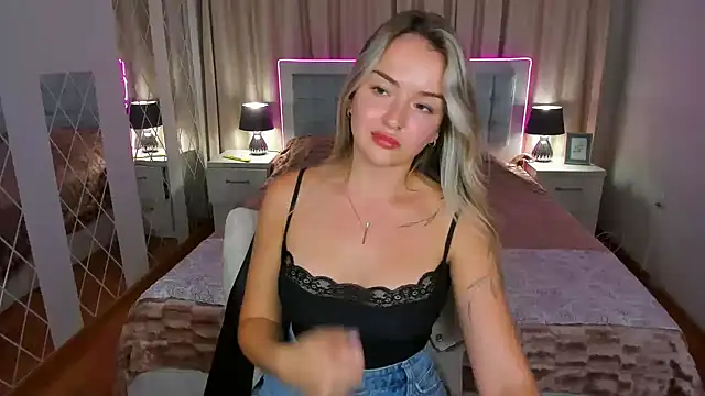 Snapshot of EvaGoddes chatting on September 15, 2025, 2:39 pm EvaGoddes online show from September 15, 2025, 2:39 pm