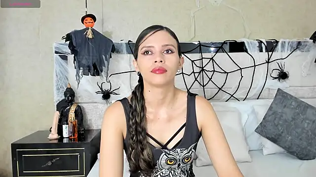 LiliJensen online show from October 26, 2025, 8:20 pm