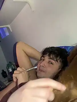 Travizn001 online show from March 1, 2025, 1:43 am