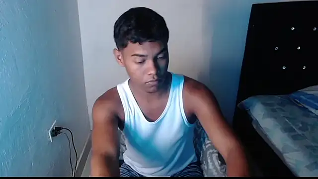 Snapshot of Jampier_sexyboy chatting on March 12, 2025, 12:42 am Jampier sexyboy online show from March 12, 2025, 12:42 am