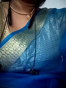 Snapshot of Neha-Bhabhi-Rasily chatting on October 19, 2025, 9:39 pm Neha-Bhabhi-Rasily online show from October 19, 2025, 9:39 pm