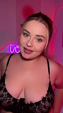 Snapshot of April_Vancee chatting on July 20, 2026, 5:15 pm April Vancee online show from July 20, 2026, 5:15 pm