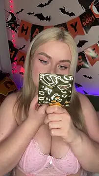 Snapshot of April_Vancee chatting on October 26, 2025, 1:00 pm April Vancee online show from October 26, 2025, 1:00 pm