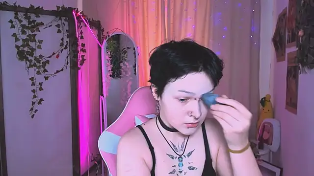 NicoleFlloret online show from March 21, 2025, 5:43 am