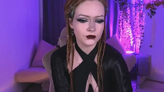 NicoleFlloret online show from March 12, 2025, 5:57 am