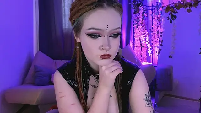 NicoleFlloret online show from March 10, 2025, 9:12 am