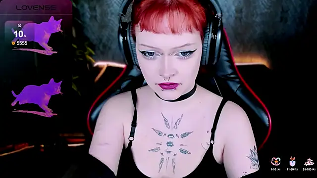 NicoleFlloret online show from September 15, 2025, 8:20 pm