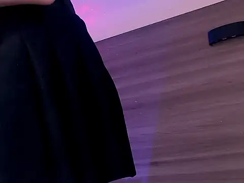 Snapshot of SashaNova chatting on February 6, 2026, 4:19 am SashaNova online show from February 6, 2026, 4:19 am