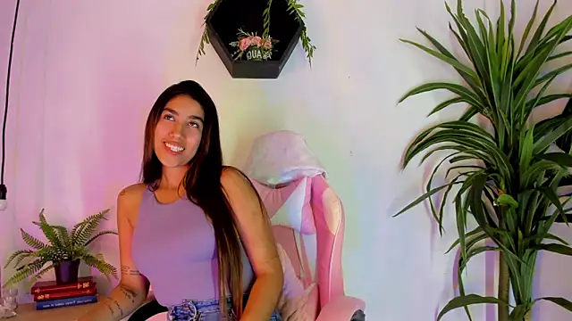 Mia Montess online show from March 3, 2025, 1:01 pm