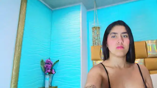 Mia Montess online show from November 27, 2025, 12:38 pm