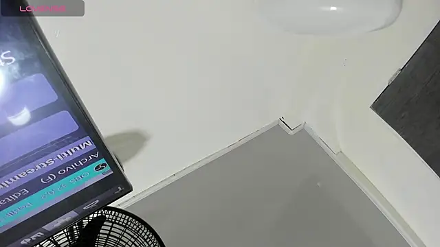 i am karoll online show from November 11, 2025, 7:08 pm