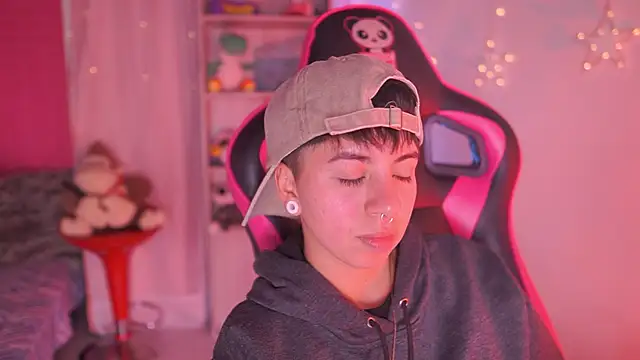 tommy blue online show from March 21, 2026, 2:02 am