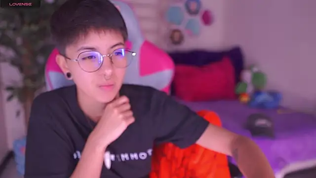 tommy blue online show from April 9, 2026, 12:56 am