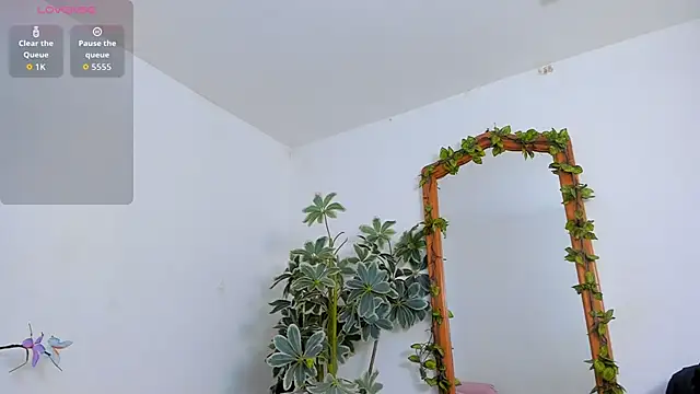 SaskiaGrendel online show from February 18, 2026, 12:19 am