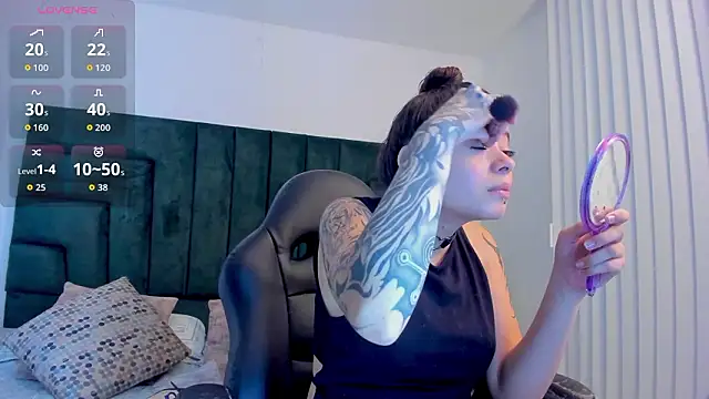 SaskiaGrendel online show from March 10, 2026, 12:14 am