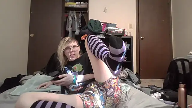 Snapshot of amethystbunnyboy chatting on March 6, 2025, 4:49 pm amethystbunnyboy online show from March 6, 2025, 4:49 pm