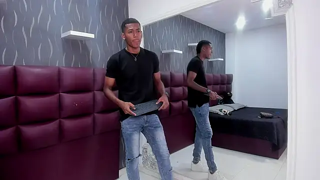 LexiAndDeker online show from October 13, 2025, 7:04 pm