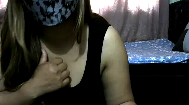 cute kuku online show from March 10, 2025, 1:56 am