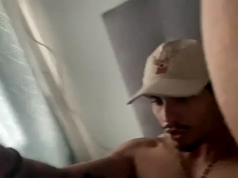 salvadorsneakerfreak online show from September 14, 2025, 10:21 pm