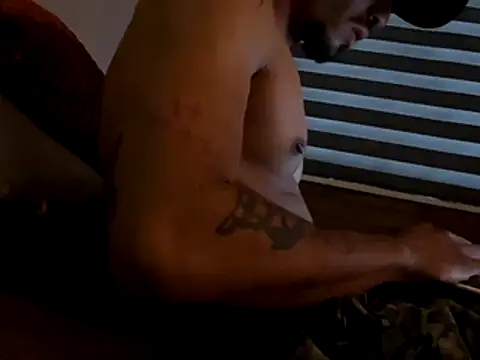 salvadorsneakerfreak online show from November 14, 2025, 10:24 pm