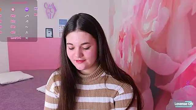 Snapshot of ElinaMils chatting on February 24, 2026, 6:58 am ElinaMils online show from February 24, 2026, 6:58 am