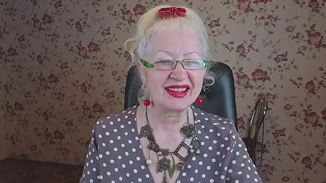 Maya Mayflower online show from January 13, 2026, 3:10 am