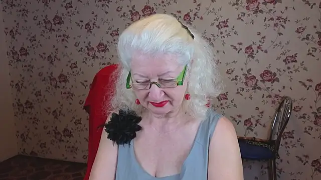 Maya Mayflower online show from November 11, 2025, 4:07 am