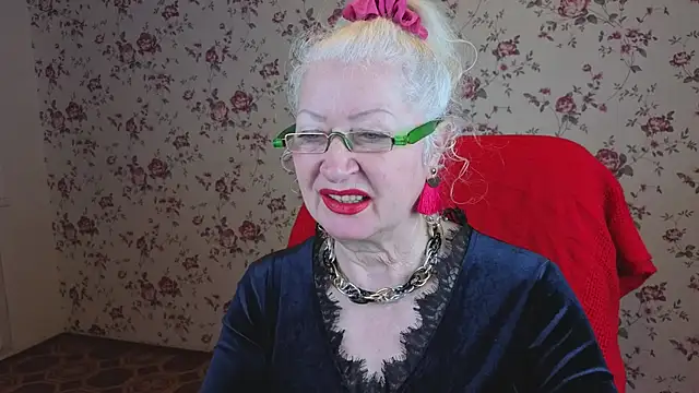 Maya Mayflower online show from December 15, 2025, 4:07 am