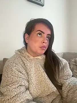 Snapshot of Sophie_23XX chatting on February 8, 2026, 10:35 am Sophie 23XX online show from February 8, 2026, 10:35 am