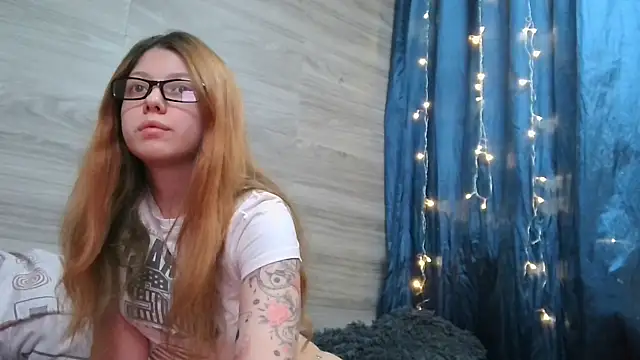 Snapshot of MySweetGirls chatting on June 14, 2026, 7:37 pm MySweetGirls online show from June 14, 2026, 7:37 pm