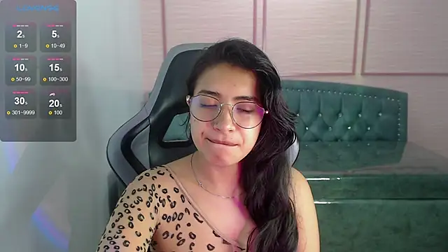 Snapshot of alexa_romero_t chatting on October 8, 2025, 12:07 pm alexa romero t online show from October 8, 2025, 12:07 pm