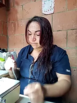 isis milove online show from March 12, 2026, 1:59 pm